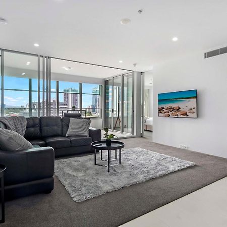 Q Tower At Surfers Paradise - Self Contained Apartments โกลด์โคสต์ ภายนอก รูปภาพ