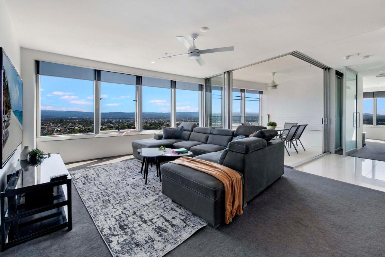 Q Tower At Surfers Paradise - Self Contained Apartments โกลด์โคสต์ ภายนอก รูปภาพ