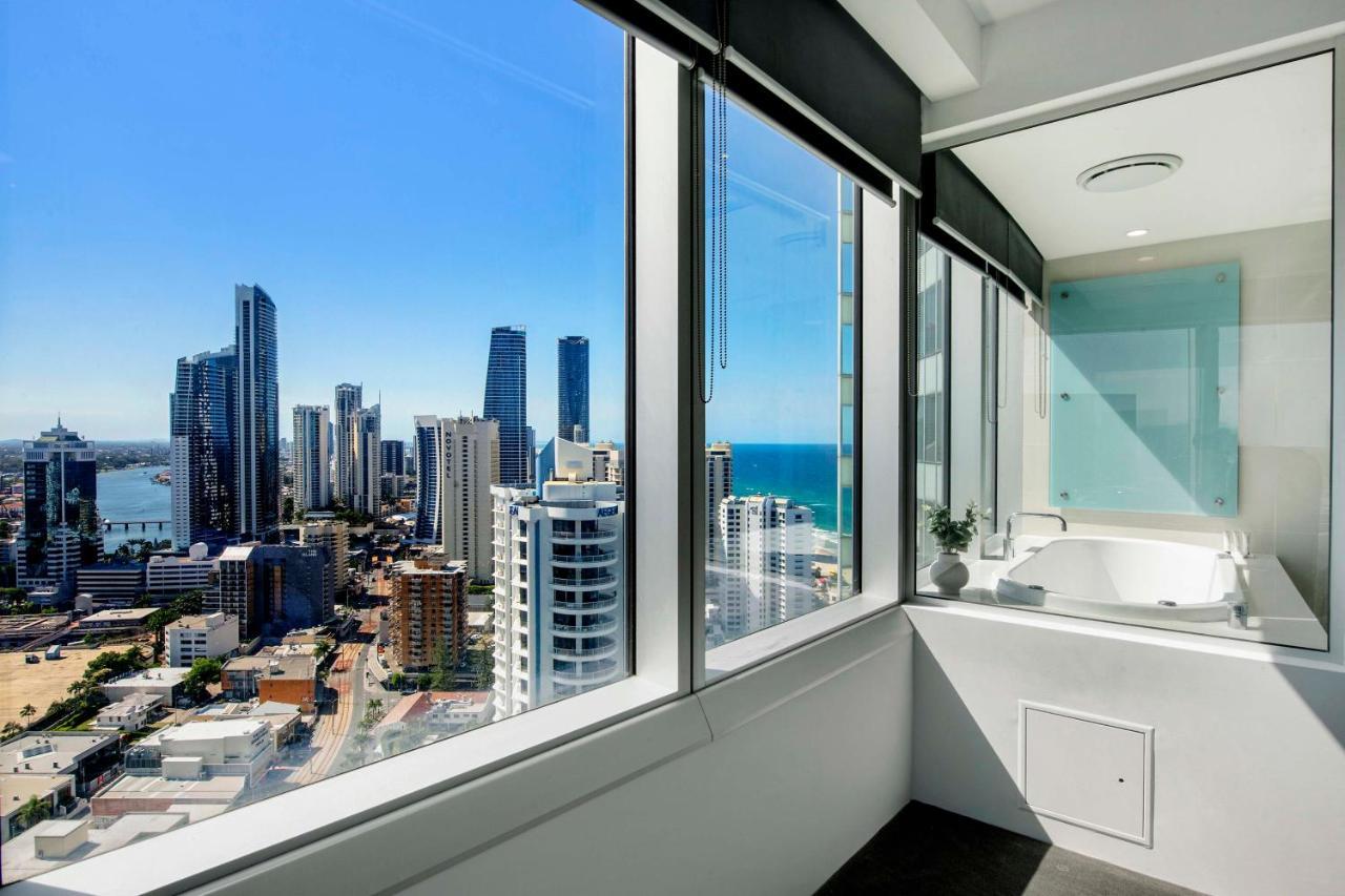Q Tower At Surfers Paradise - Self Contained Apartments โกลด์โคสต์ ภายนอก รูปภาพ