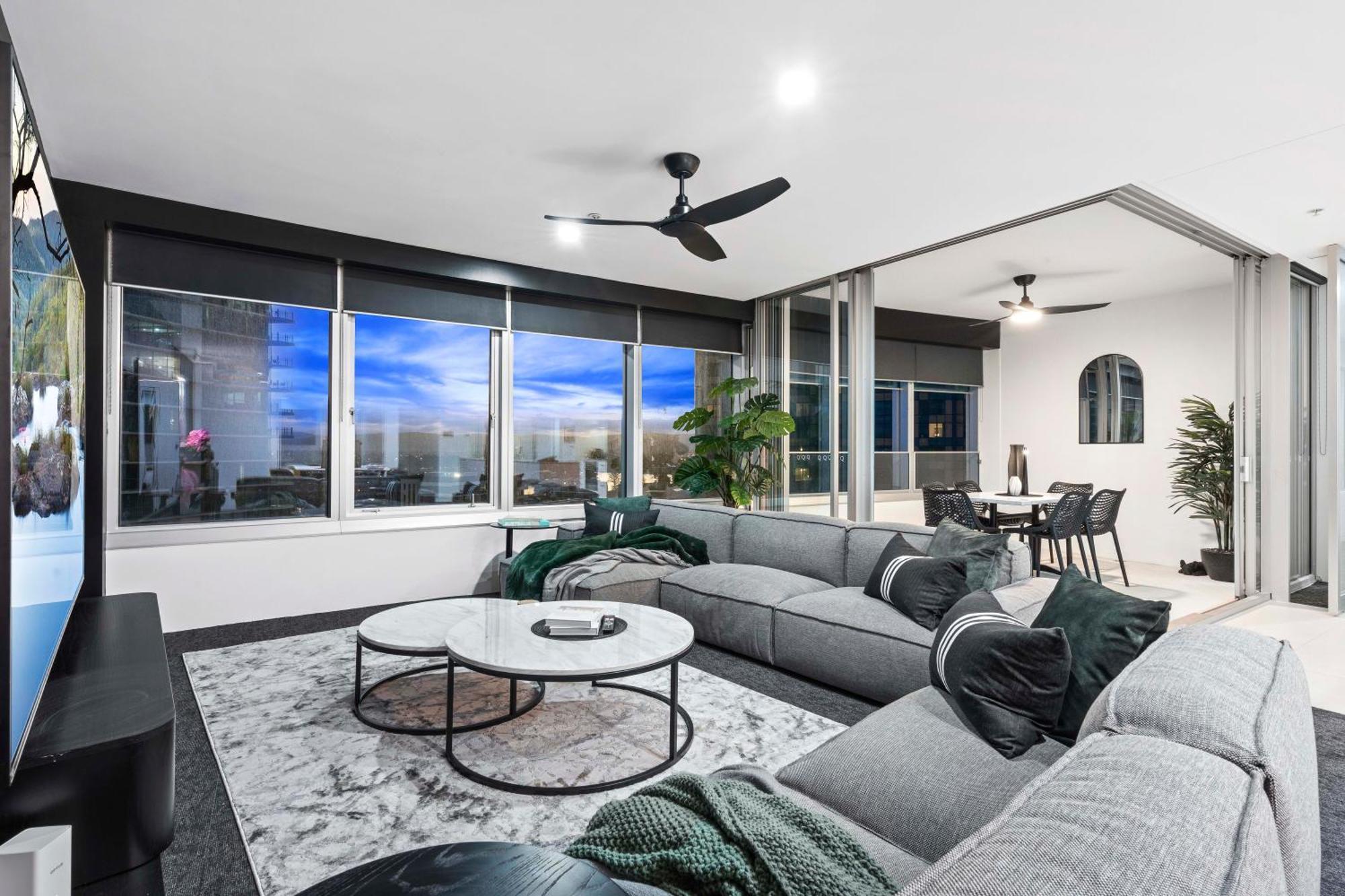 Q Tower At Surfers Paradise - Self Contained Apartments โกลด์โคสต์ ภายนอก รูปภาพ