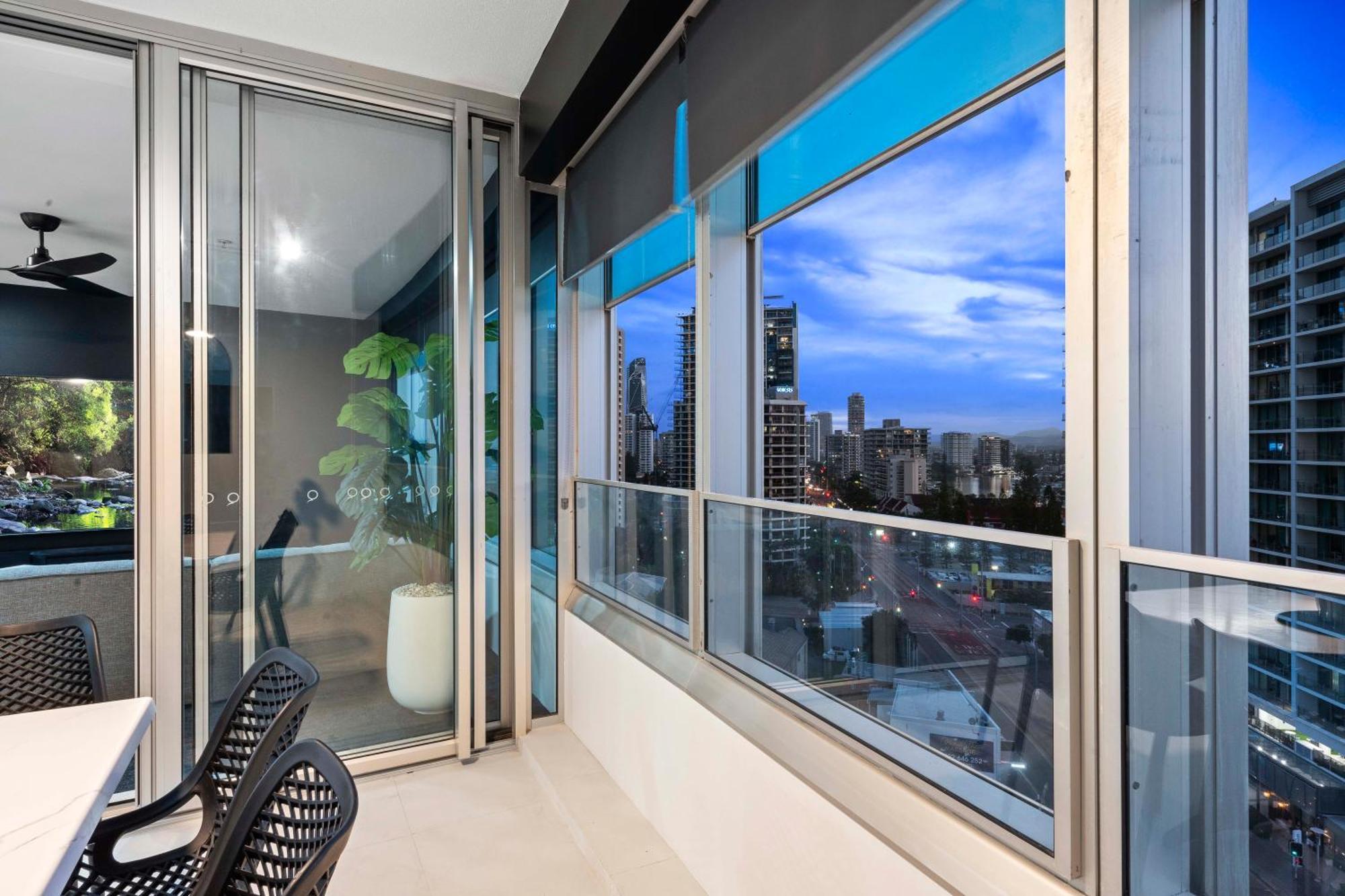 Q Tower At Surfers Paradise - Self Contained Apartments โกลด์โคสต์ ภายนอก รูปภาพ