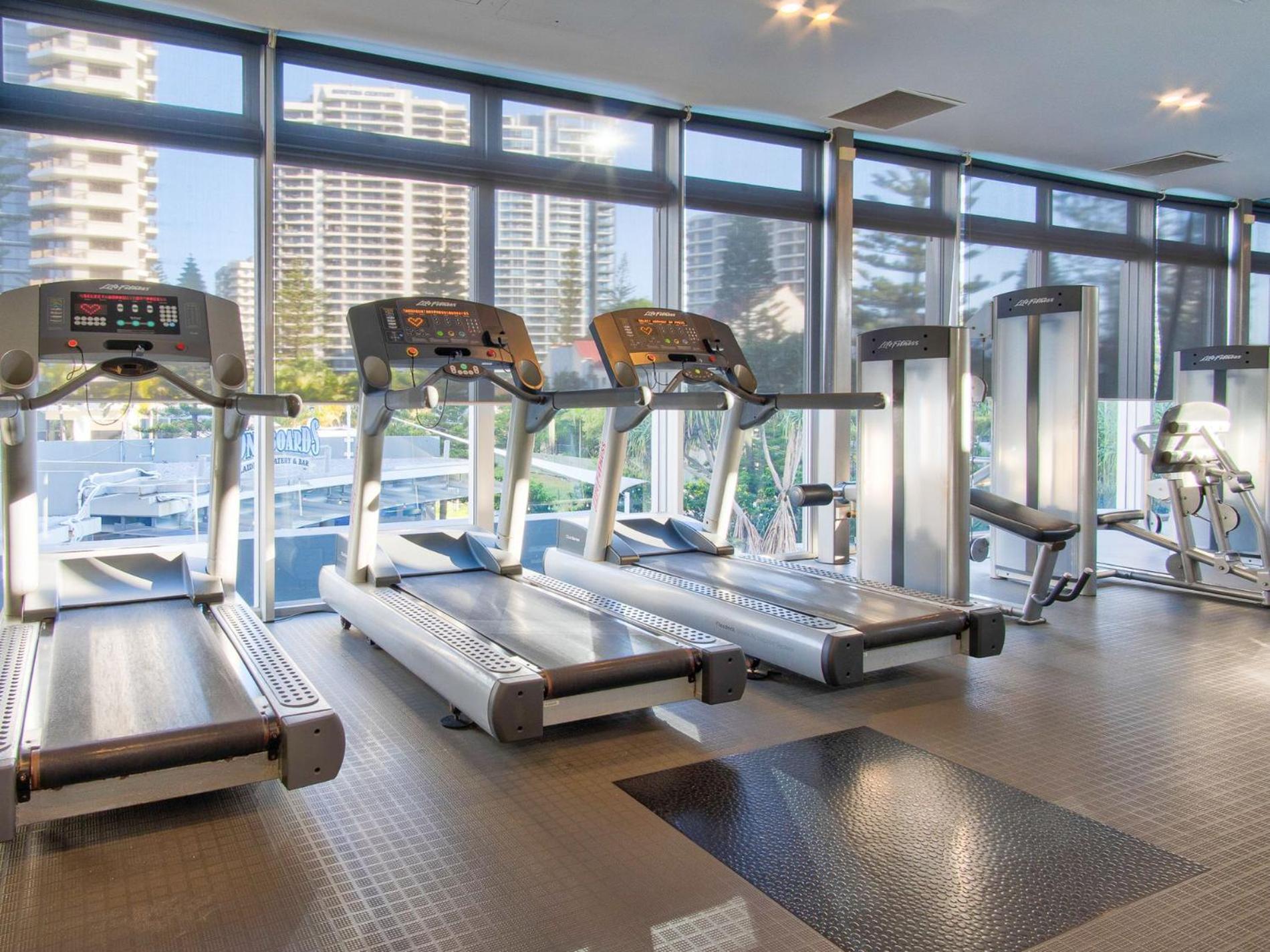 Q Tower At Surfers Paradise - Self Contained Apartments โกลด์โคสต์ ภายนอก รูปภาพ