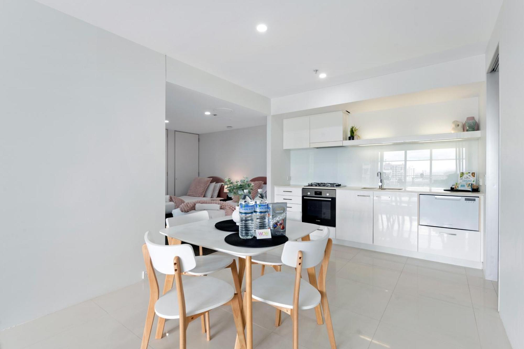 Q Tower At Surfers Paradise - Self Contained Apartments โกลด์โคสต์ ภายนอก รูปภาพ