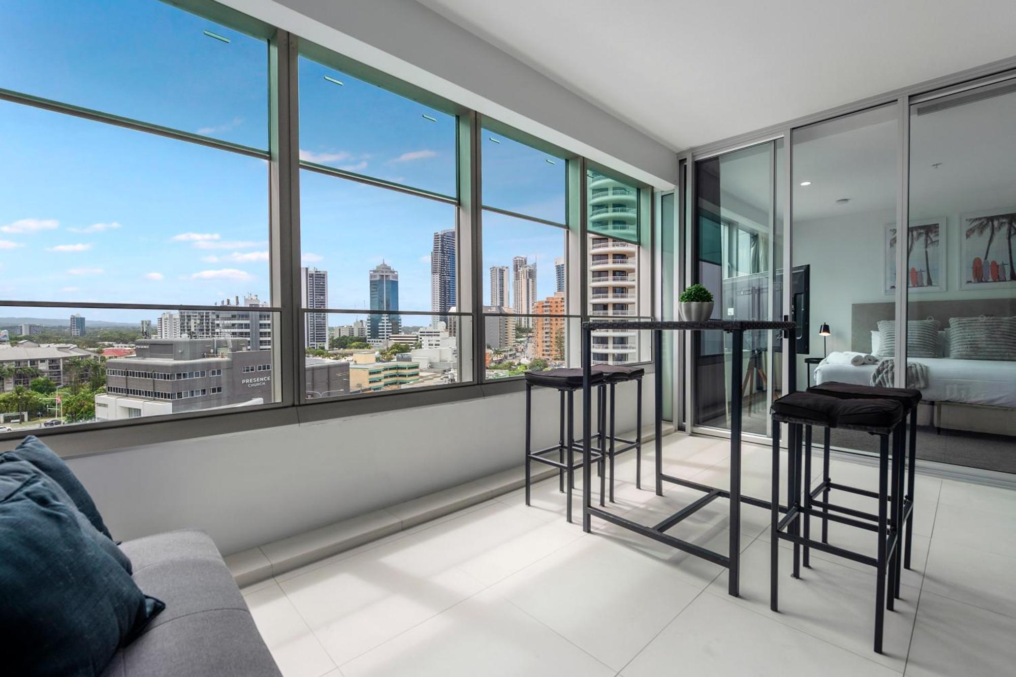 Q Tower At Surfers Paradise - Self Contained Apartments โกลด์โคสต์ ภายนอก รูปภาพ