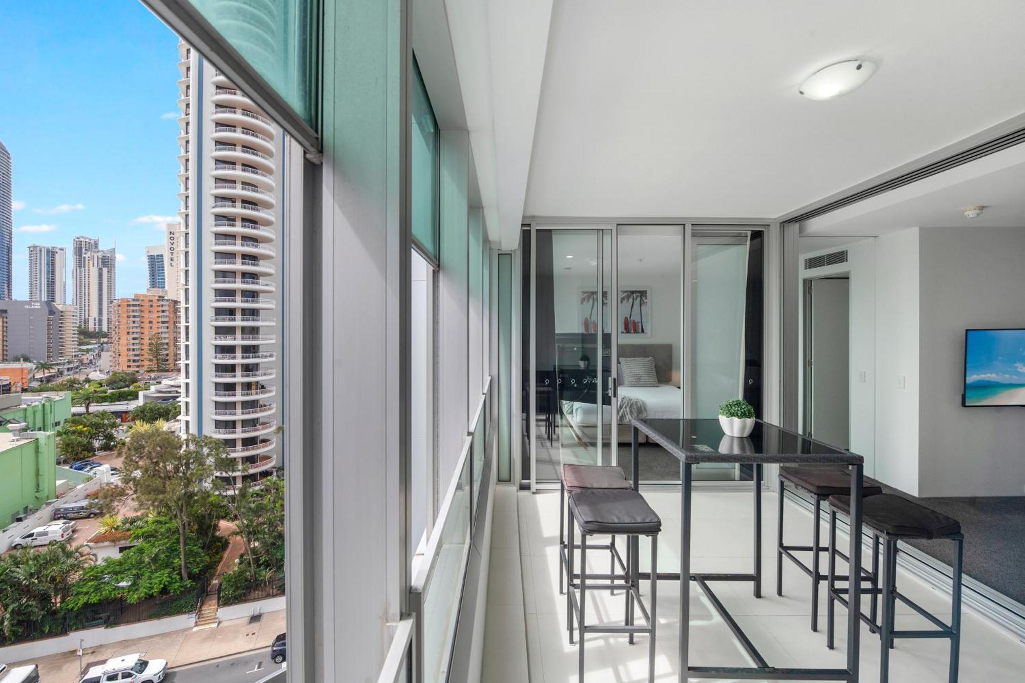 Q Tower At Surfers Paradise - Self Contained Apartments โกลด์โคสต์ ภายนอก รูปภาพ