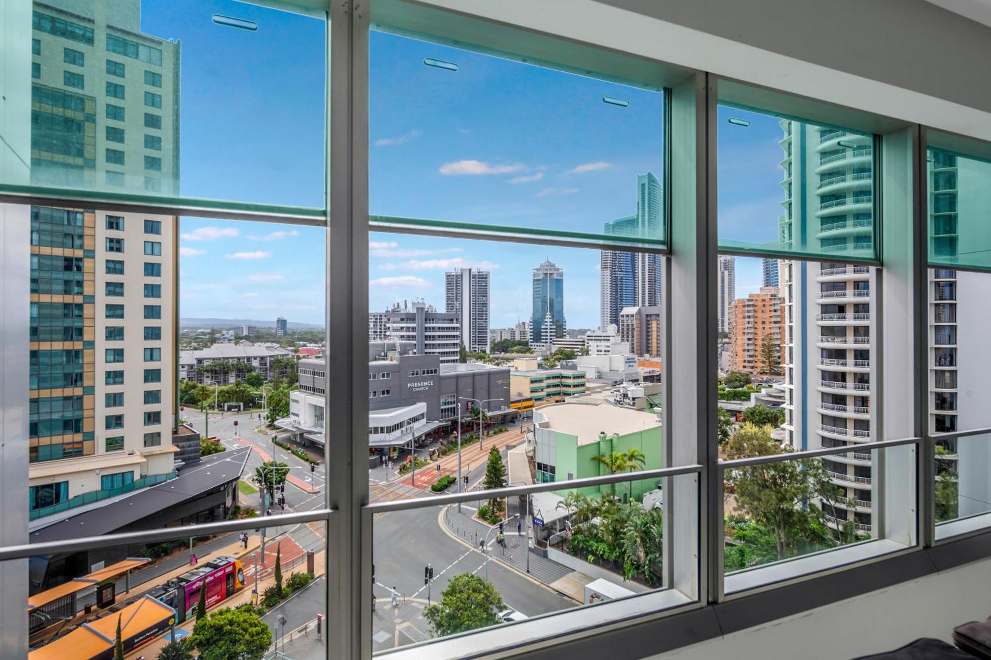 Q Tower At Surfers Paradise - Self Contained Apartments โกลด์โคสต์ ภายนอก รูปภาพ