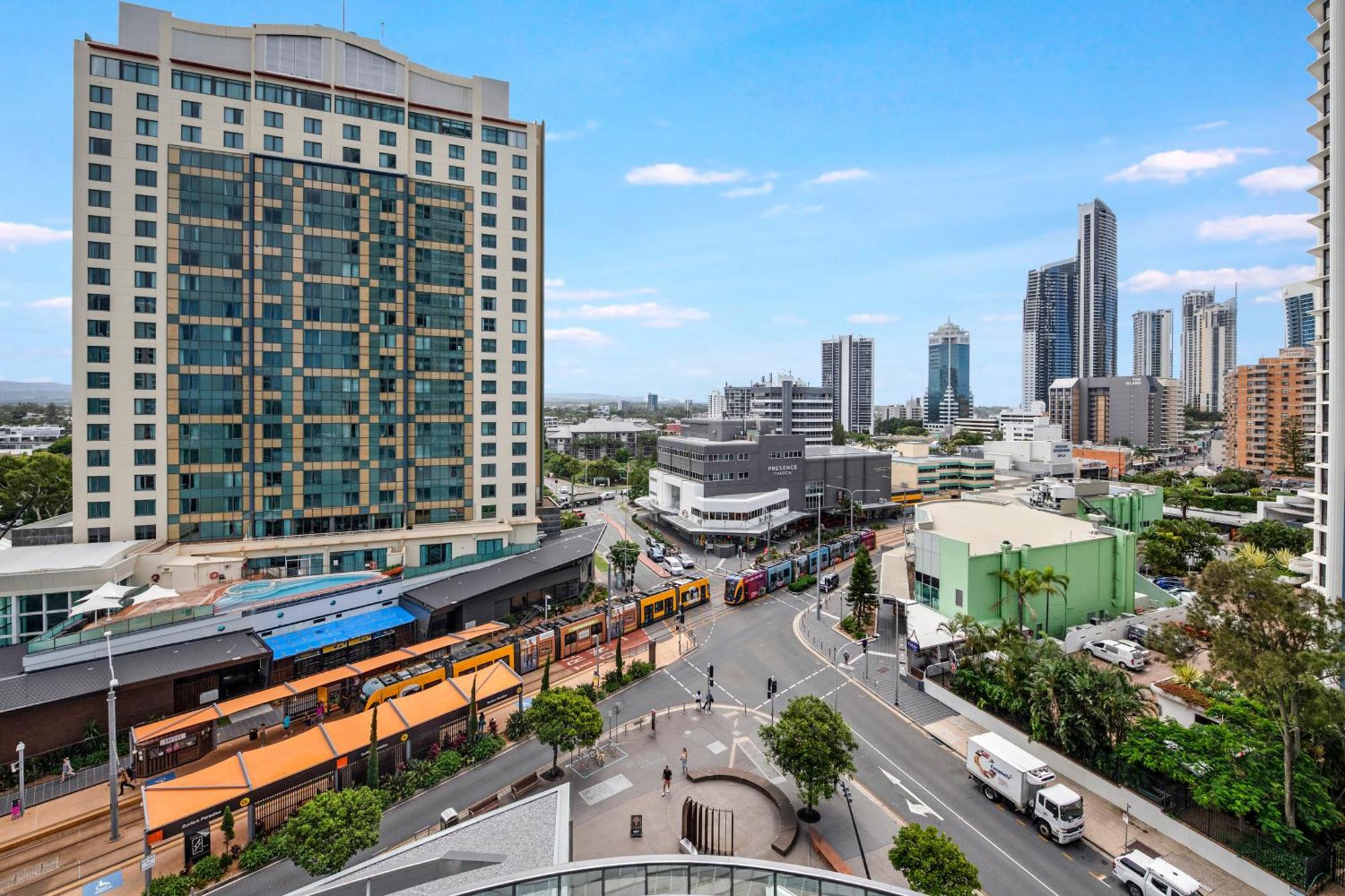Q Tower At Surfers Paradise - Self Contained Apartments โกลด์โคสต์ ภายนอก รูปภาพ