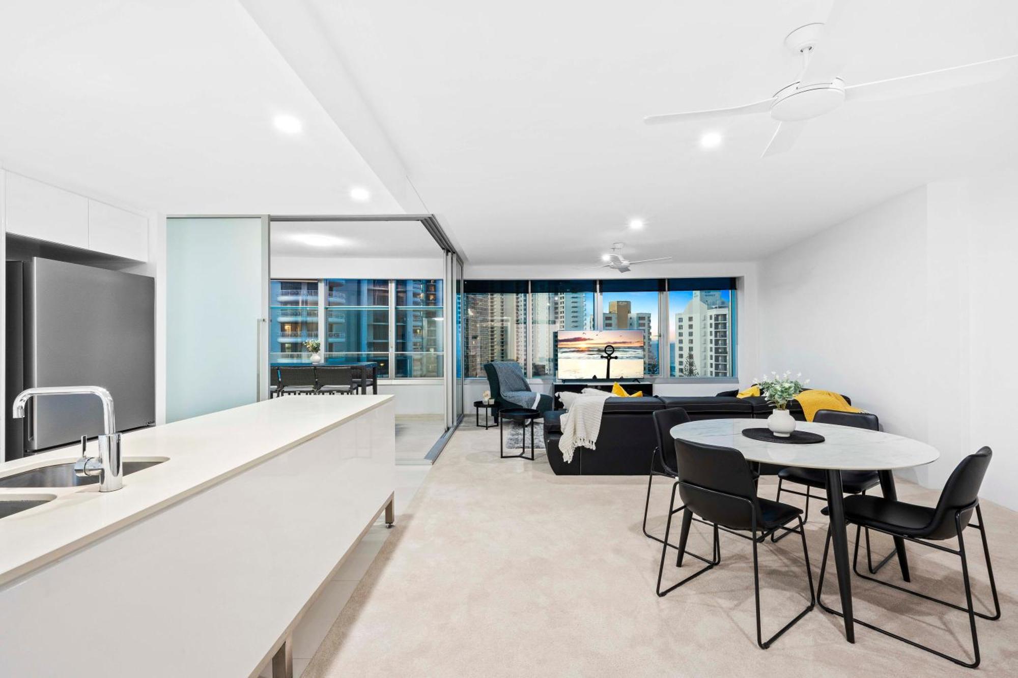 Q Tower At Surfers Paradise - Self Contained Apartments โกลด์โคสต์ ภายนอก รูปภาพ