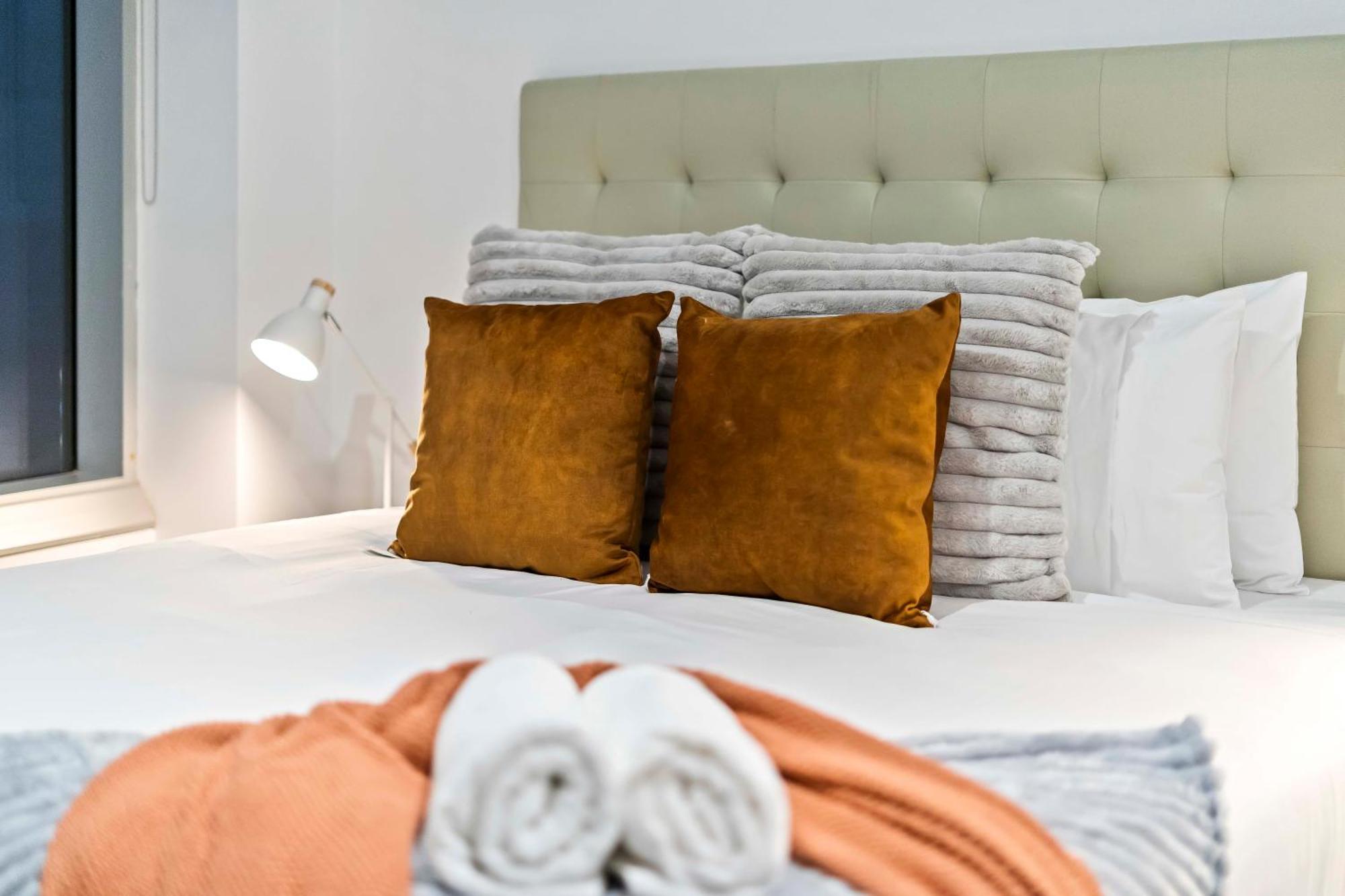 Q Tower At Surfers Paradise - Self Contained Apartments โกลด์โคสต์ ภายนอก รูปภาพ