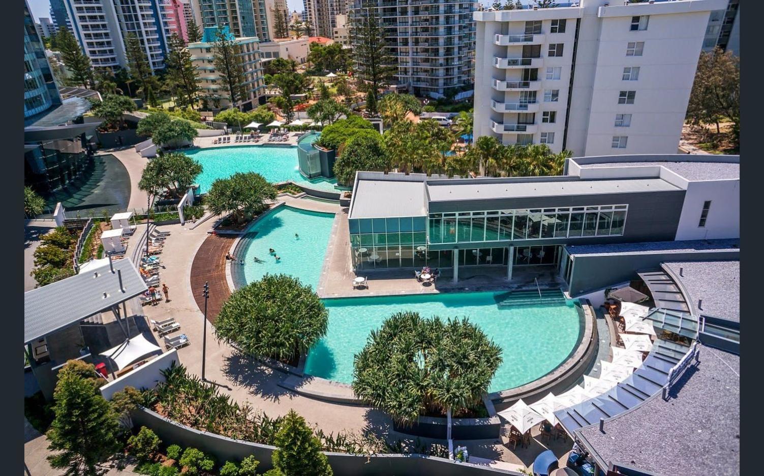 Q Tower At Surfers Paradise - Self Contained Apartments โกลด์โคสต์ ภายนอก รูปภาพ