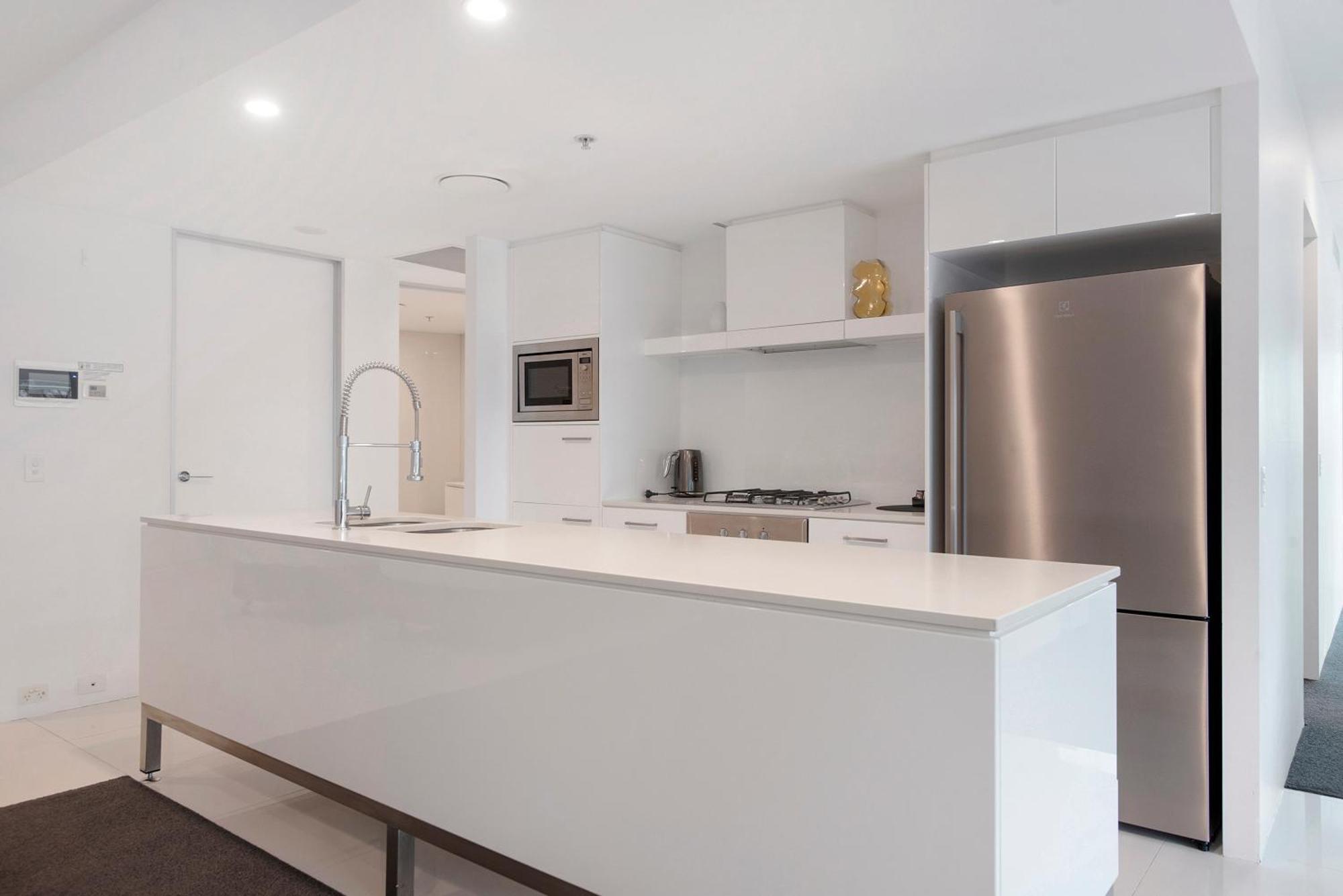 Q Tower At Surfers Paradise - Self Contained Apartments โกลด์โคสต์ ภายนอก รูปภาพ