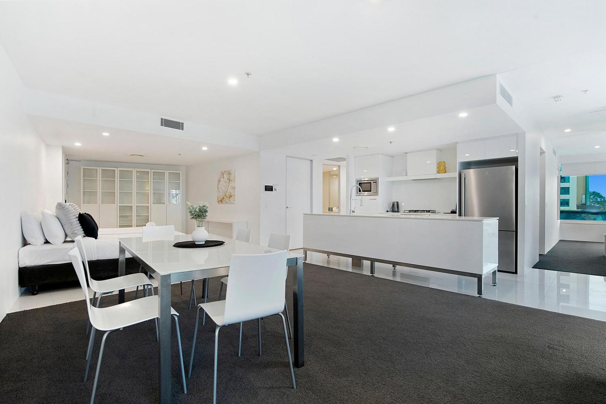 Q Tower At Surfers Paradise - Self Contained Apartments โกลด์โคสต์ ภายนอก รูปภาพ